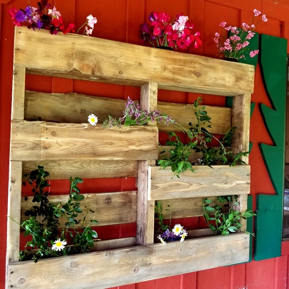 Flower planter - Picture 2 of 2